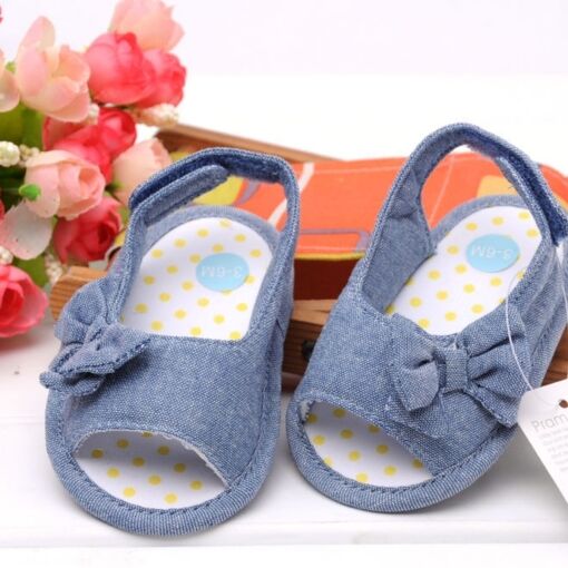 grey-infant-girl-sandal-with-a-bow